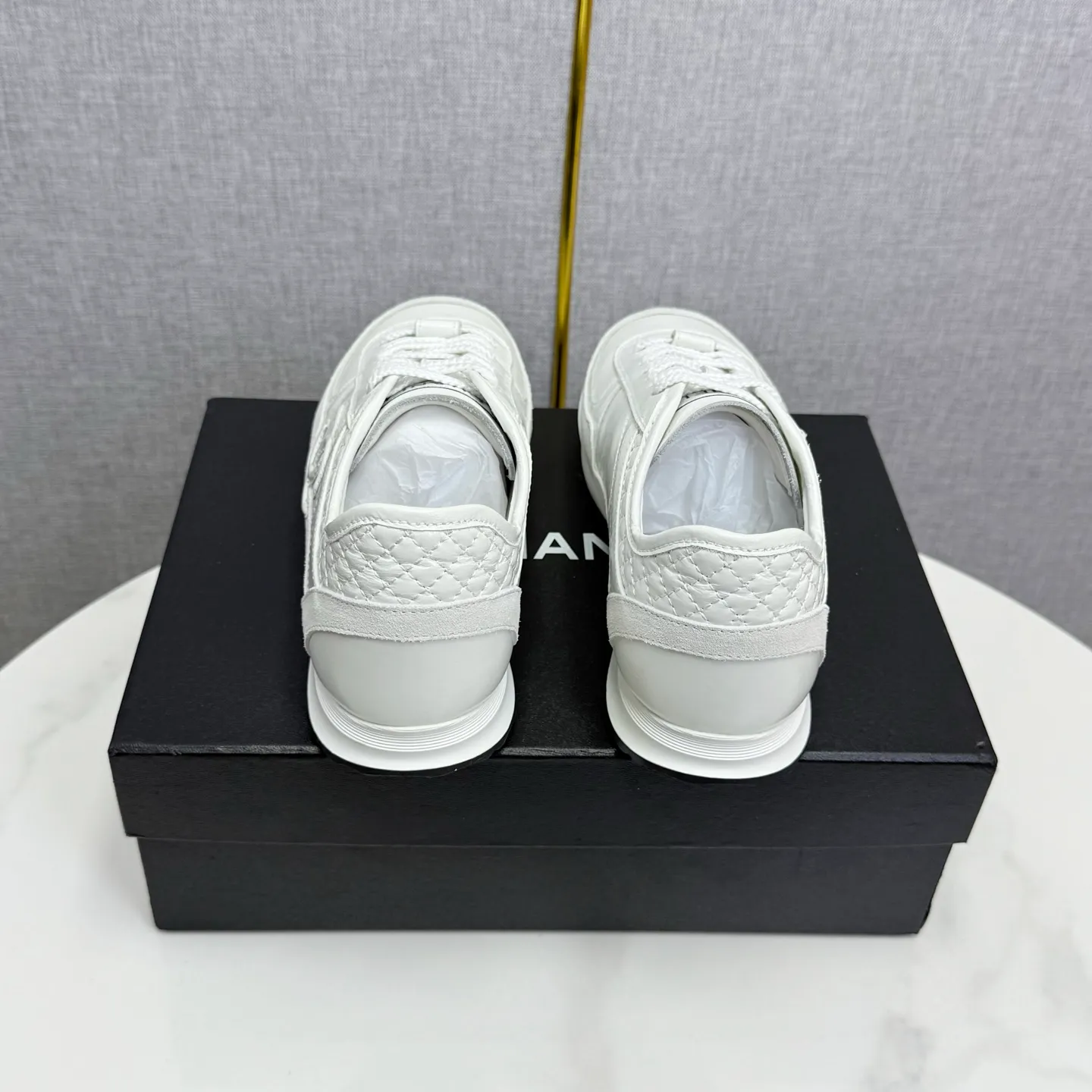 👟👟Ex-factory price 560👟👟Chanel Panda Shoes! 2025 counter's top casual sports shoes. This classic design; the upper is electro-embroidered with a variety of techniques; the outsole is fashionable and sporty; the unusual inclusion of a variety of color matching elements... The diversified mix and match is very good-looking and versatile, and can be used for leisure, fashion, sports, and outdoor... ꫛꫀꪝ Go➫ Materials: ❶Upper made of: original imported first-layer silk cowhide + original waterproof cloth + original first-layer cowhide ❷Inner lining: Original Yangli+wang ❸ Outsole based on: Original TPU combination outsole Counter boutique packaging complete set for women 35–41